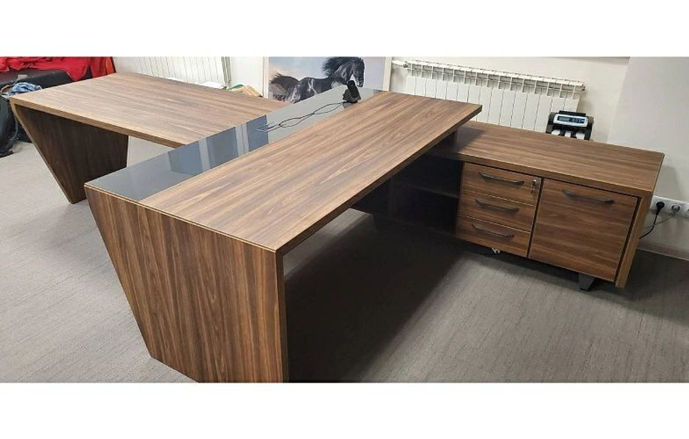 Шкаф средний со стеклом CORNER