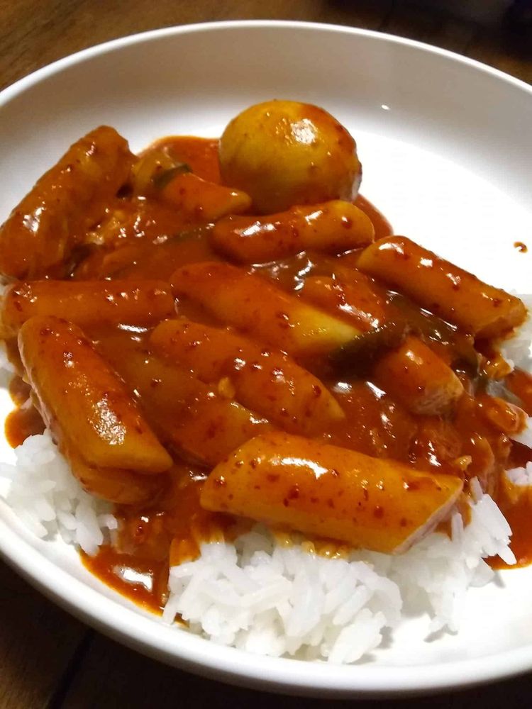 Рисовые палочки Токпокки Samyang Hot Chicken Flavor Topokki, 185 г