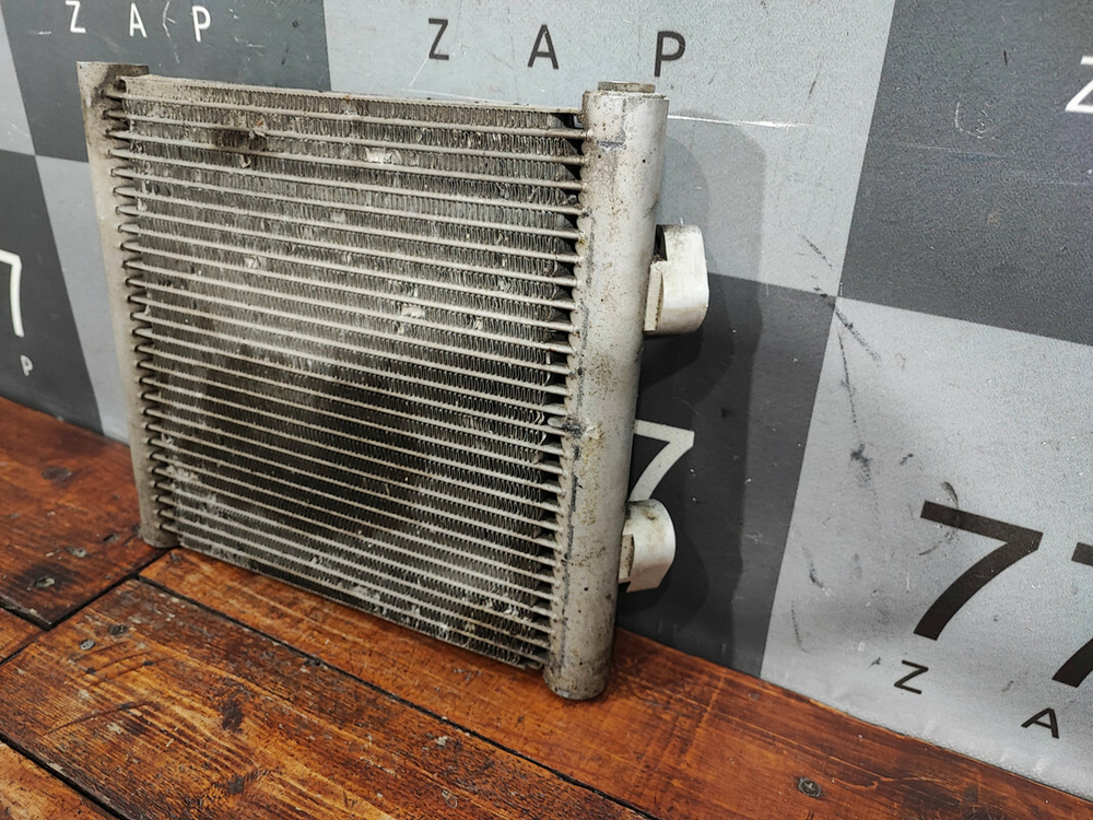 Радиатор масляный AMG Mercedes E-Class (W213) 16-нв Б/У Оригинал A0995005700