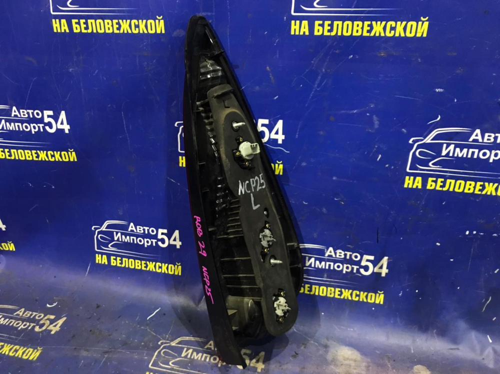 Стоп левый TOYOTA FUNCARGO 2002-2005