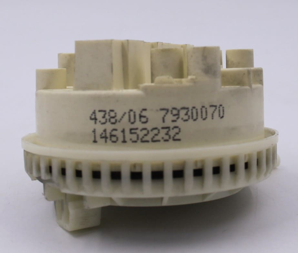 Датчик уровня воды (прессостат) 7930070 146152232 (438/06) стиральной машины Electrolux, Aeg, Zanussi