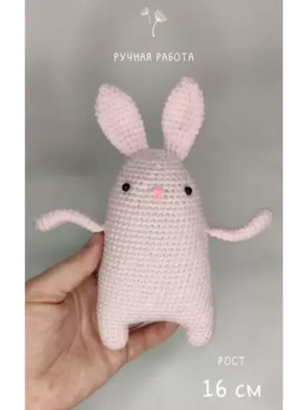 Вязаная игрушка "Зайчик"