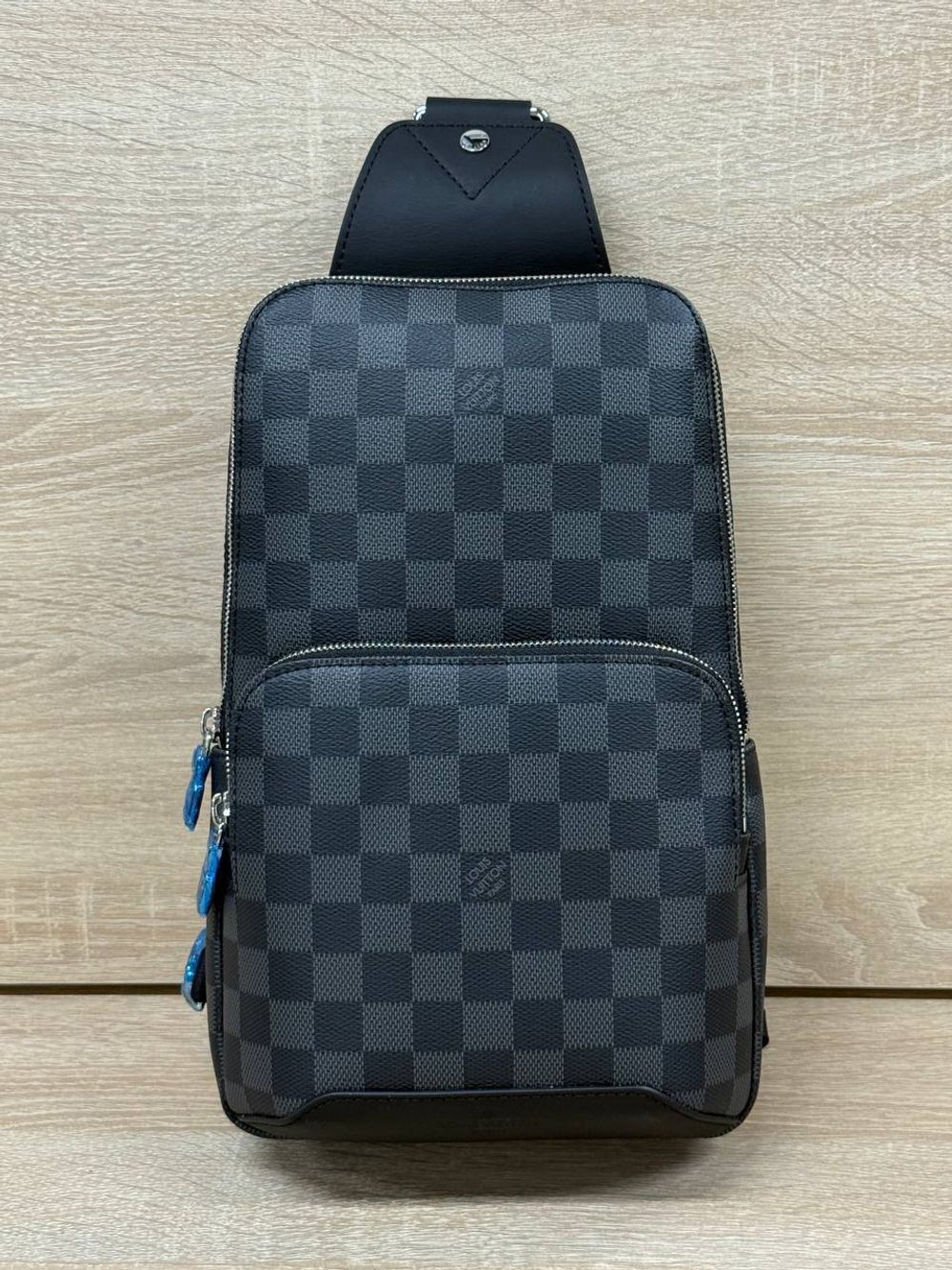 Сумка-мессенджер Louis Vuitton