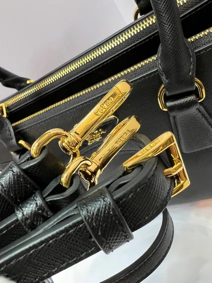 Большая сумка Prada Galleria из сафьяновой кожи