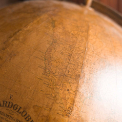 Винтаж: Старинный глобус «AARDGLOBE»