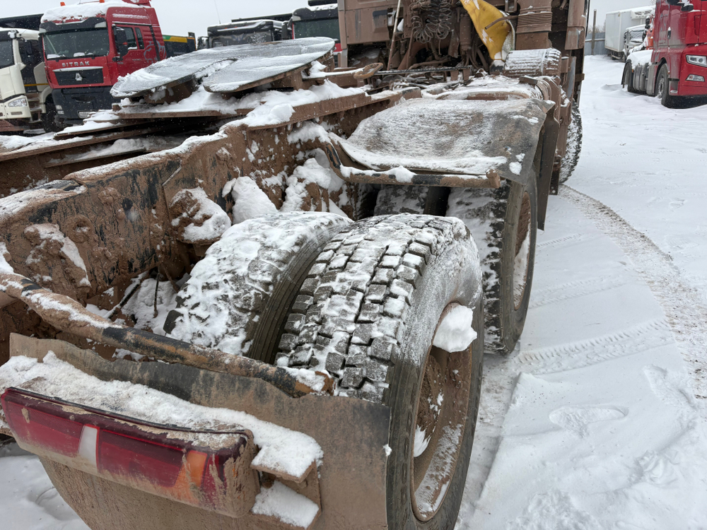 Shacman (Shaanxi) SX* 6x6 Седельный тягач SX42584DV385 (Дизельный, 11,6 л, 430 л.с., МТ)