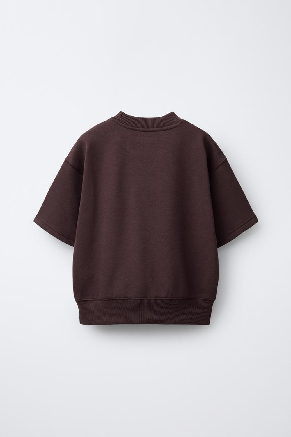 ZARA КОМПЛЕКТ ИЗ ФУТБОЛКИ И ШОРТОВ-БЕРМУДОВ С ВЫШИВКОЙ, БАКЛАЖАННЫЙ