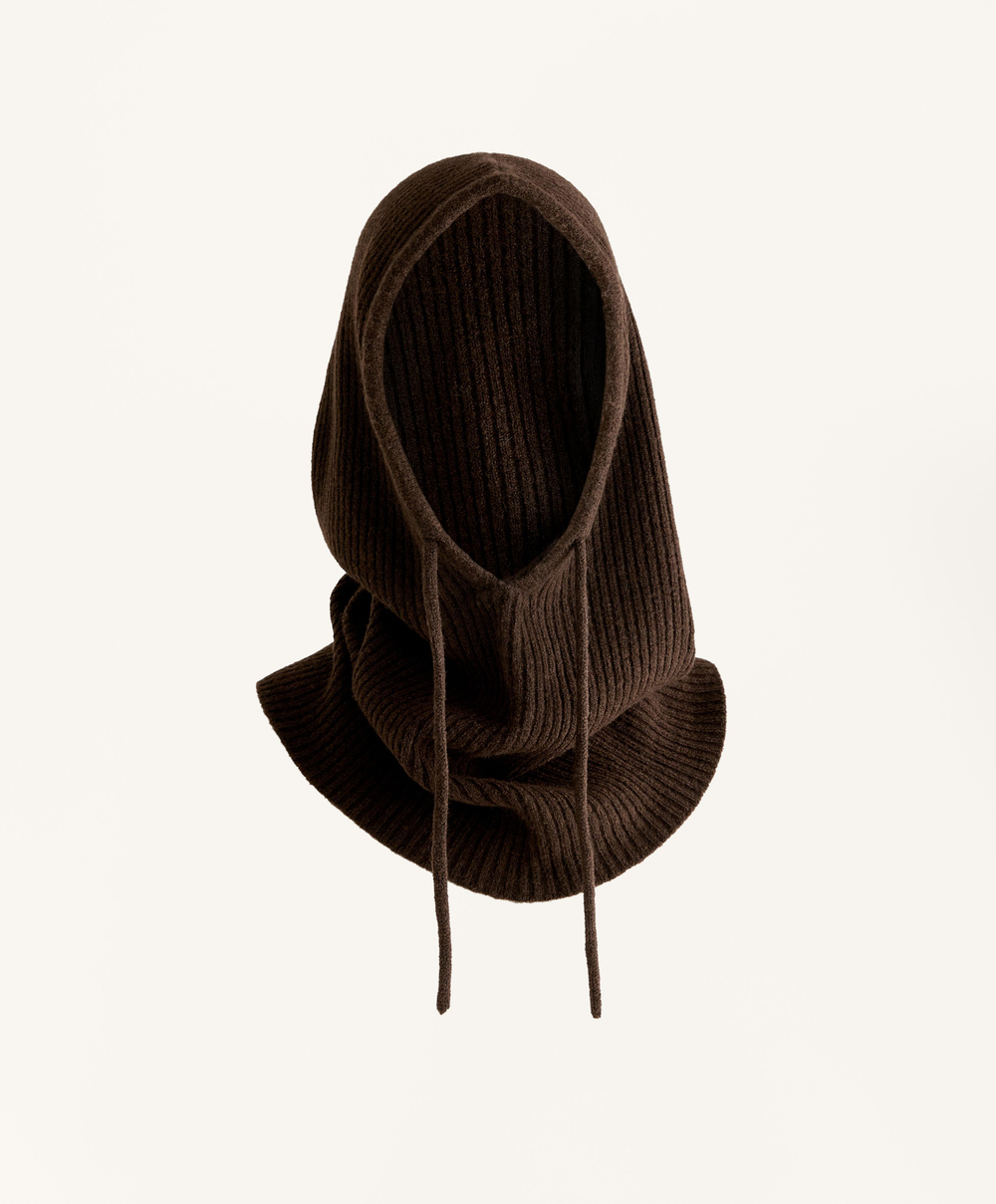 OYSHO Вязаная балаклава в рубчик, коричневый