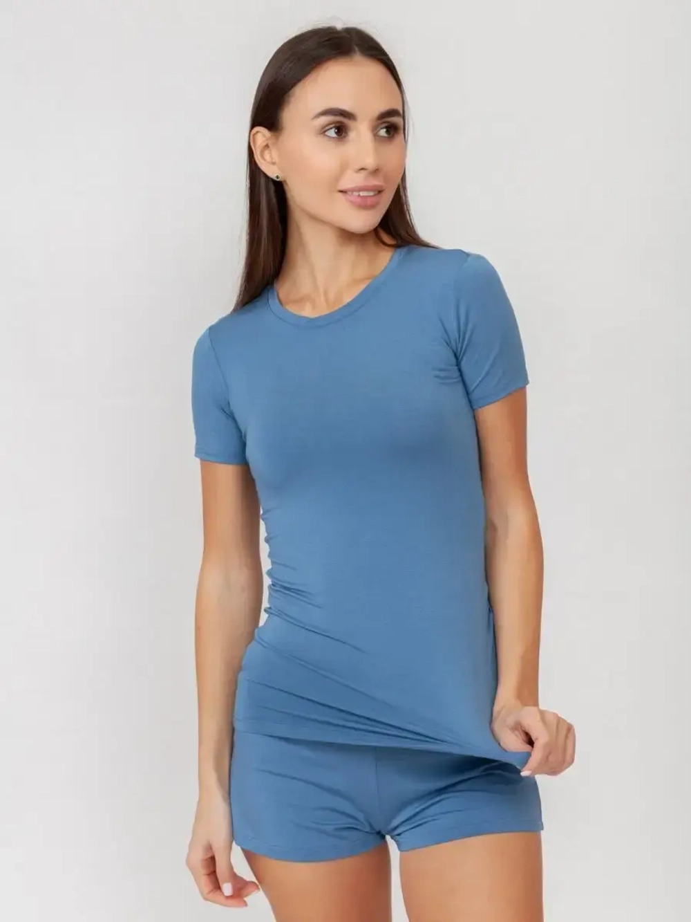 Футболка облегающая однотонная