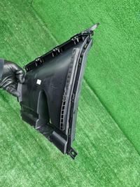 Воздуховод переднего бампера Hongqi E-HS9 (20-нв)