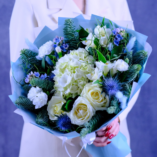 Купить Зимний букет с белой гортензией #695