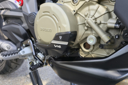 PR334BS CNC RACING CLUTCH COVER PROTECTOR (MTS V4 2025)