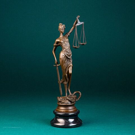 Винтаж: Кабинетная/Каминная скульптура «Фемида»