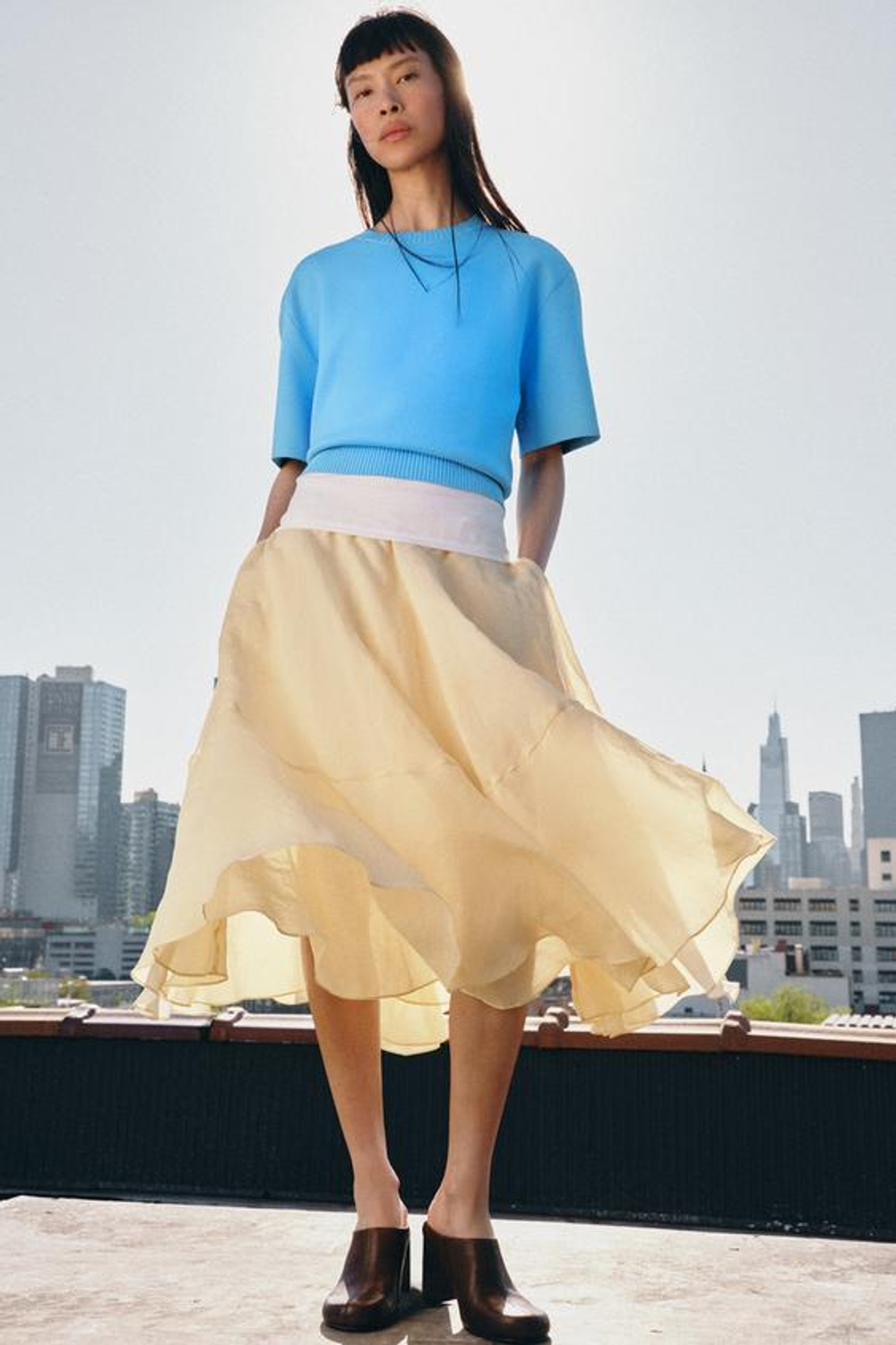ZARA ТРИКОТАЖНЫЙ ТОП С ПОДПЛЕЧНИКАМИ, СИНИЙ