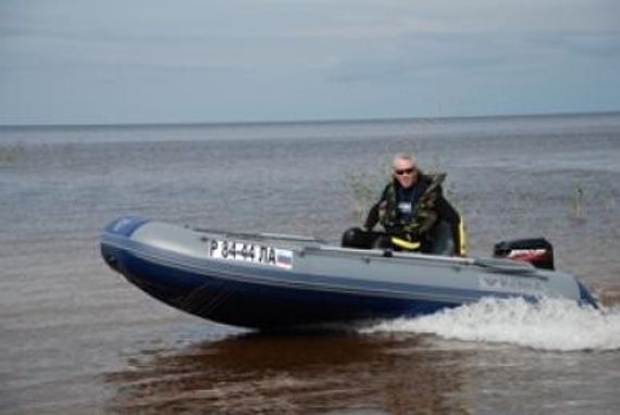 Надувная лодка Флагман 380