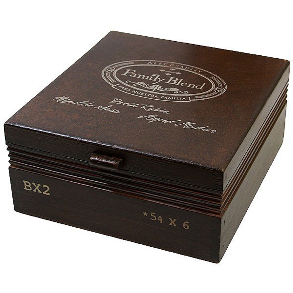 Alec Bradley Family Blend BX2 (торо)