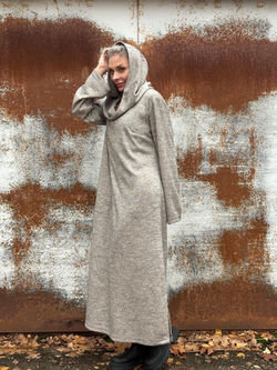 Платье Assassin / не знаем какой это цвет / красивый