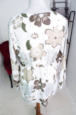 Блузка Bpc красивого дизайна, маркировка 40, визуально на 46/48 размер