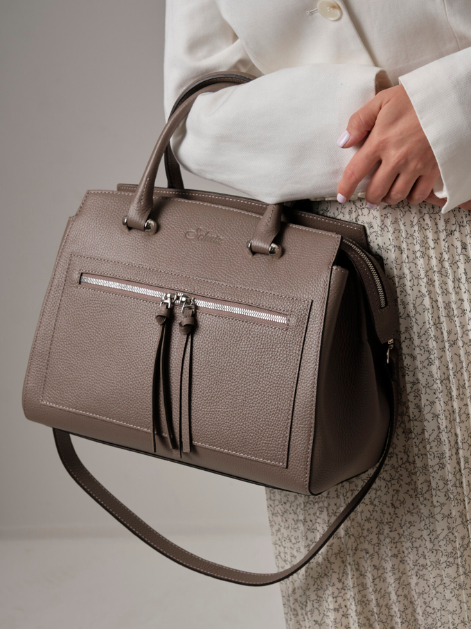 Сумка кожаная на плечо тауп