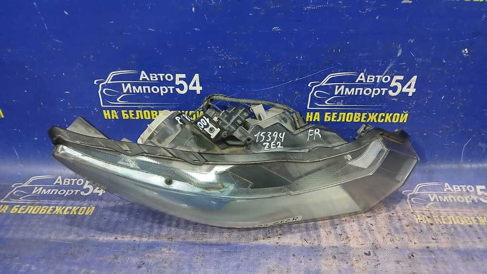 Фара передняя правая Honda INSIGHT 2009-2011