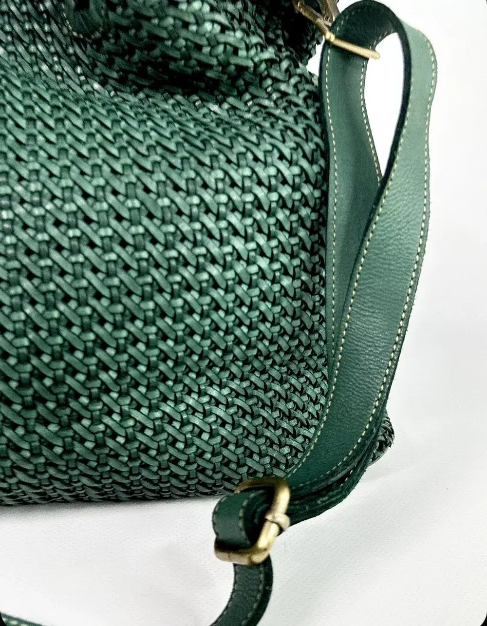Женская плетеная сумка из натуральной винтажной кожи зеленого цвета