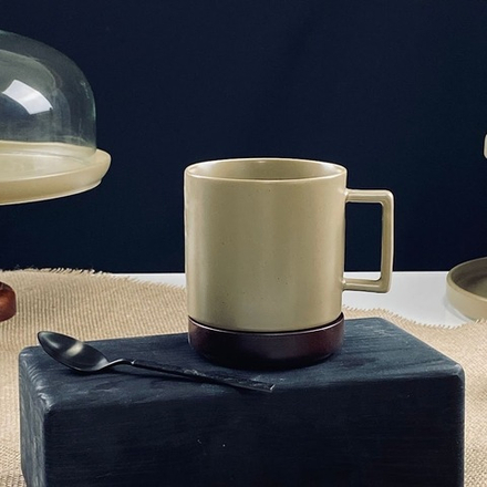 Lenardi 235-132 Кружка 380мл с крышкой/блюдцем TROPICAL в под.уп.(х36)Фарфор