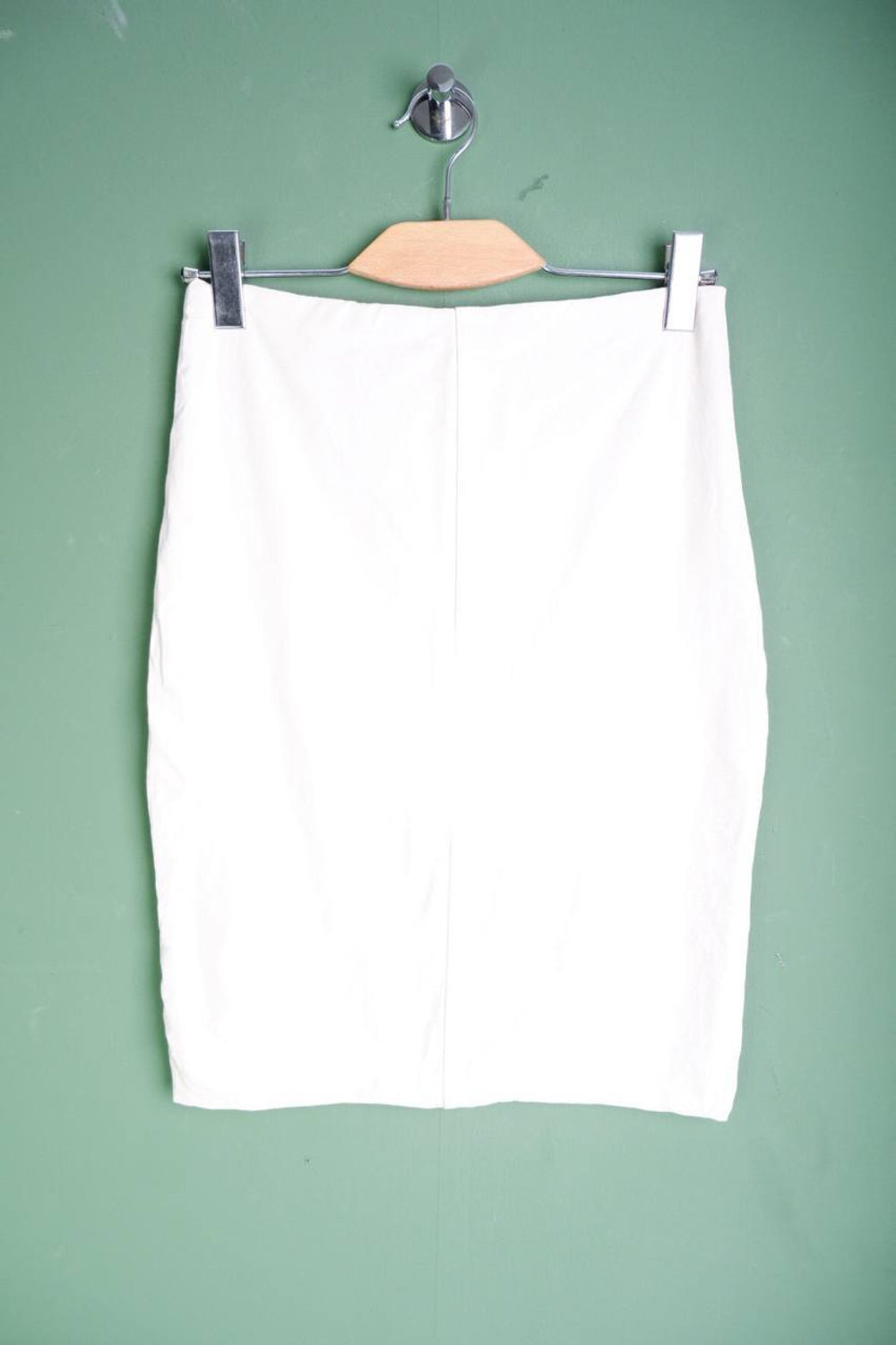 Юбка обтягивающего кроя, визуально на 44 размер