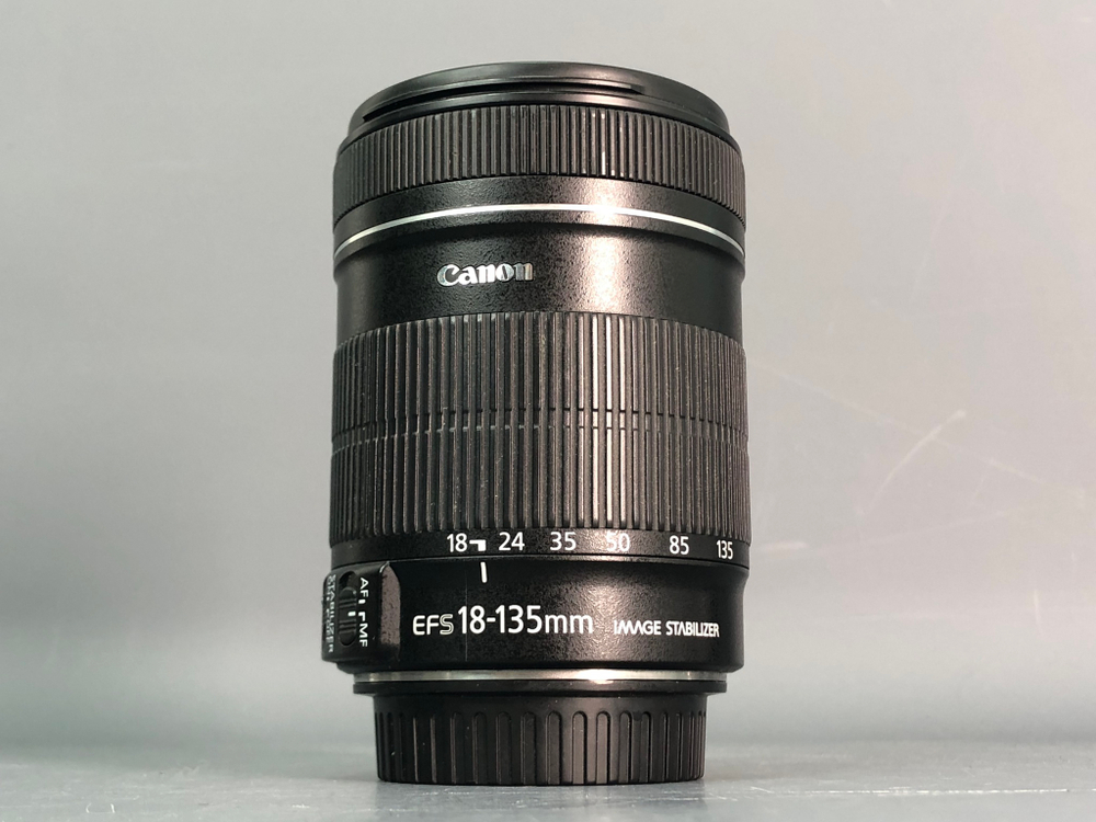 Canon EF-S 18-135 mm f/3.5-5.6 IS