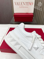 Кроссовки Valentino