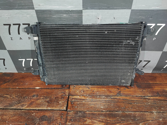 Радиатор кондиционера Volkswagen Jetta 6 10-18 Б/У Оригинал 5C0298403