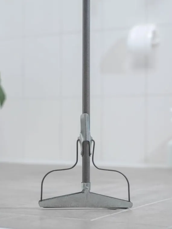 Тряпкодержатель, металлический черенок 150 см, 19×2×150 см, цвет МИКС