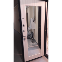 Входная металлическая дверь с зеркалом  Бункер BN-09  Дуб майдера горизонт с черной патиной/ зеркало   ФЛЗ-603 сандал белый