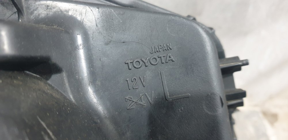 Фара левая Toyota Land Cruiser Prado 150 09-13 Б/У Оригинал 8117060E00