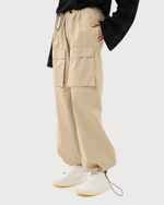 MM6 MAISON MARGIELA БРЮКИ ЖЕНСКИЕ ИЗ ГАБАРДИНА С НАКЛАДНЫМИ КАРМАНАМИ БЕЖЕВЫЕ