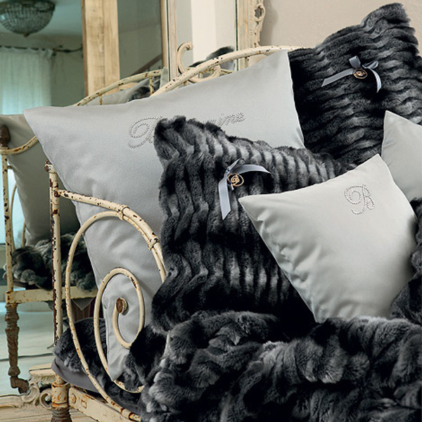 Подушка декоративная 42х42 Blumarine Madame