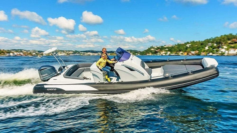 Лодка РИБ GRAND GOLDEN LINE G850