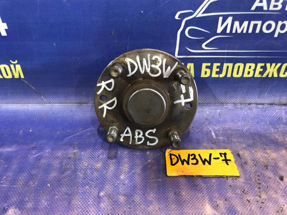 Ступица задняя правая MAZDA DEMIO 1998