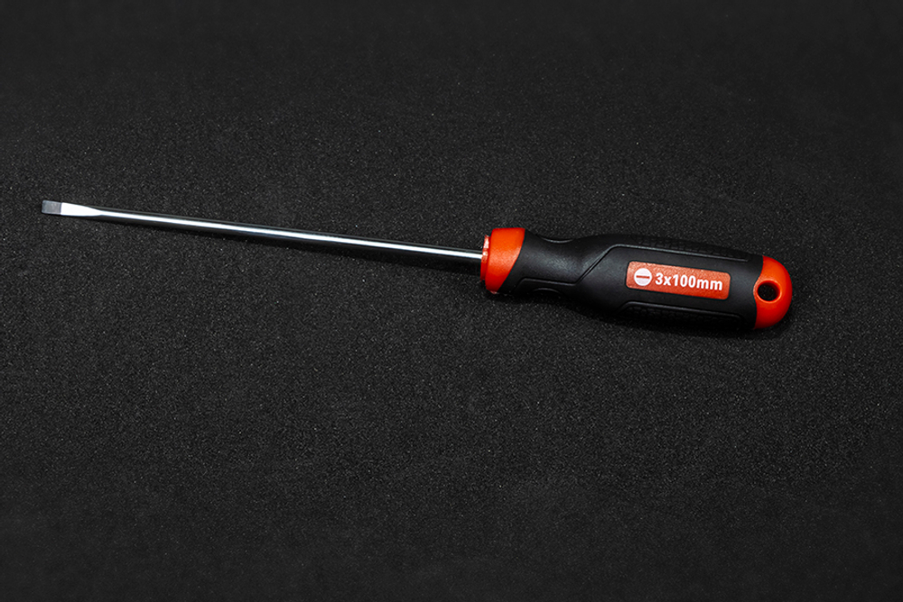 Отвертка шлицевая SL3х100 CS-30.4.2