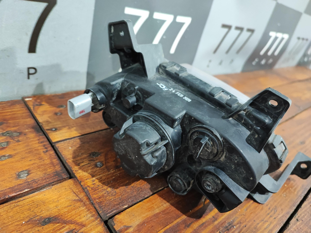 ПТФ передняя правая Kia Seltos 19-22 Б/У Оригинал 92202Q5100