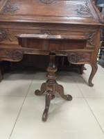 Кофейный столик на ножке