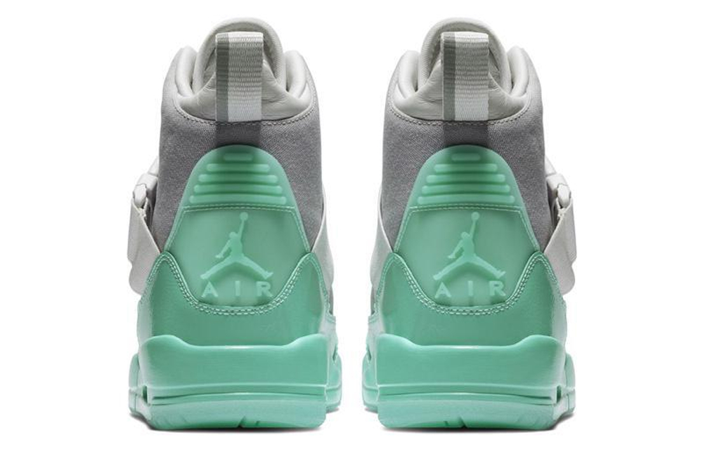 Кроссовки Jordan Air Jordan 3 Explorer (Женская размерная сетка)