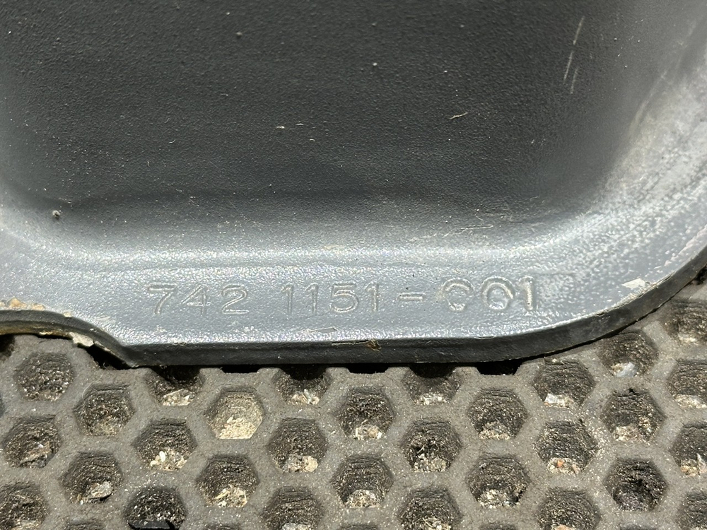 Подушка двигателя задняя 2020г