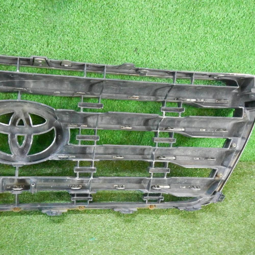 Решетка радиатора Toyota Land Cruiser 200 (2007-2012)