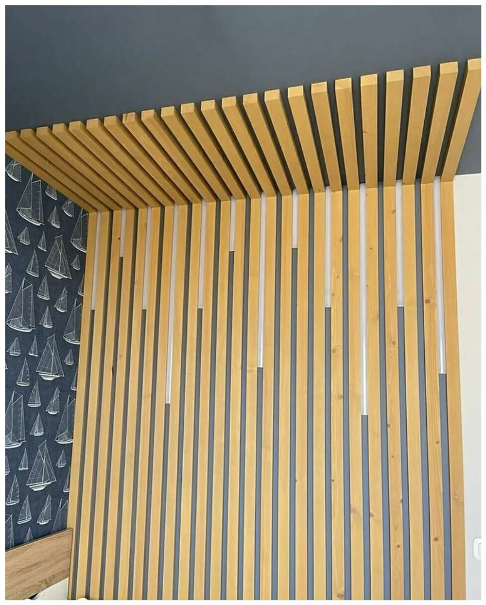 Потолочно-стеновые рейки с подсветкой из Сосны 50х25мм