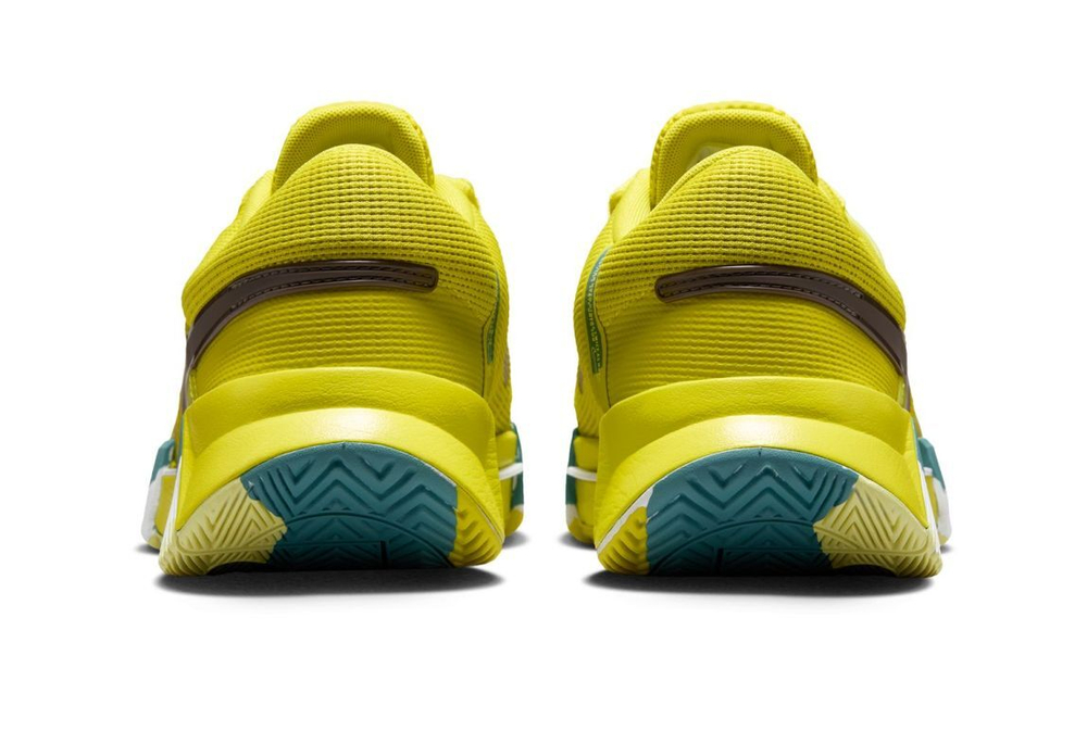 Мужские кроссовки теннисные Nike Zoom GP Challenge 1 Premium - желтый