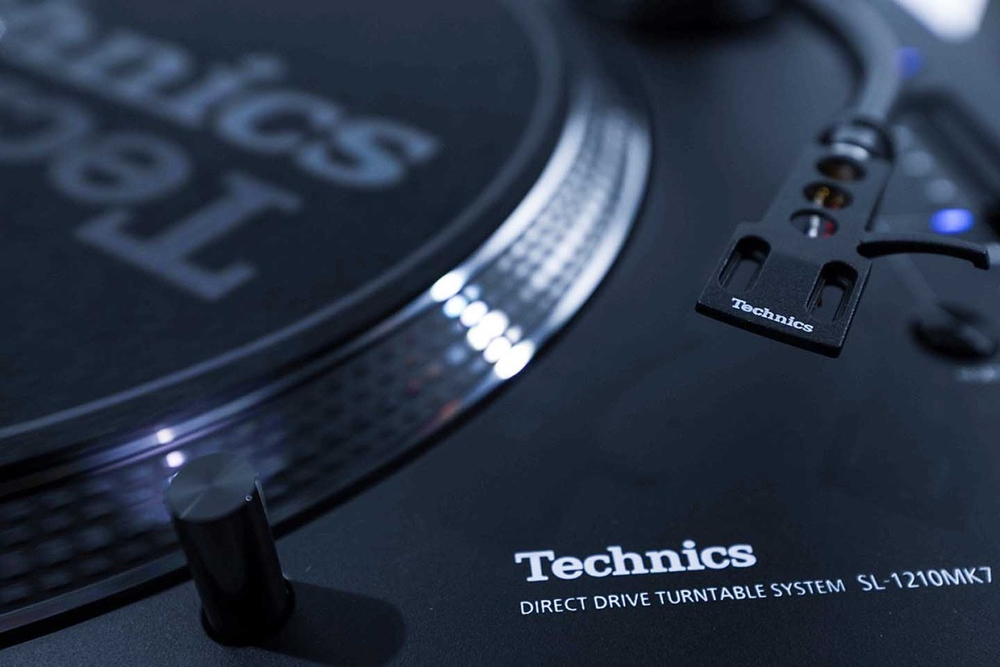 Виниловый проигрыватель Technics SL-1210 MK7 Black