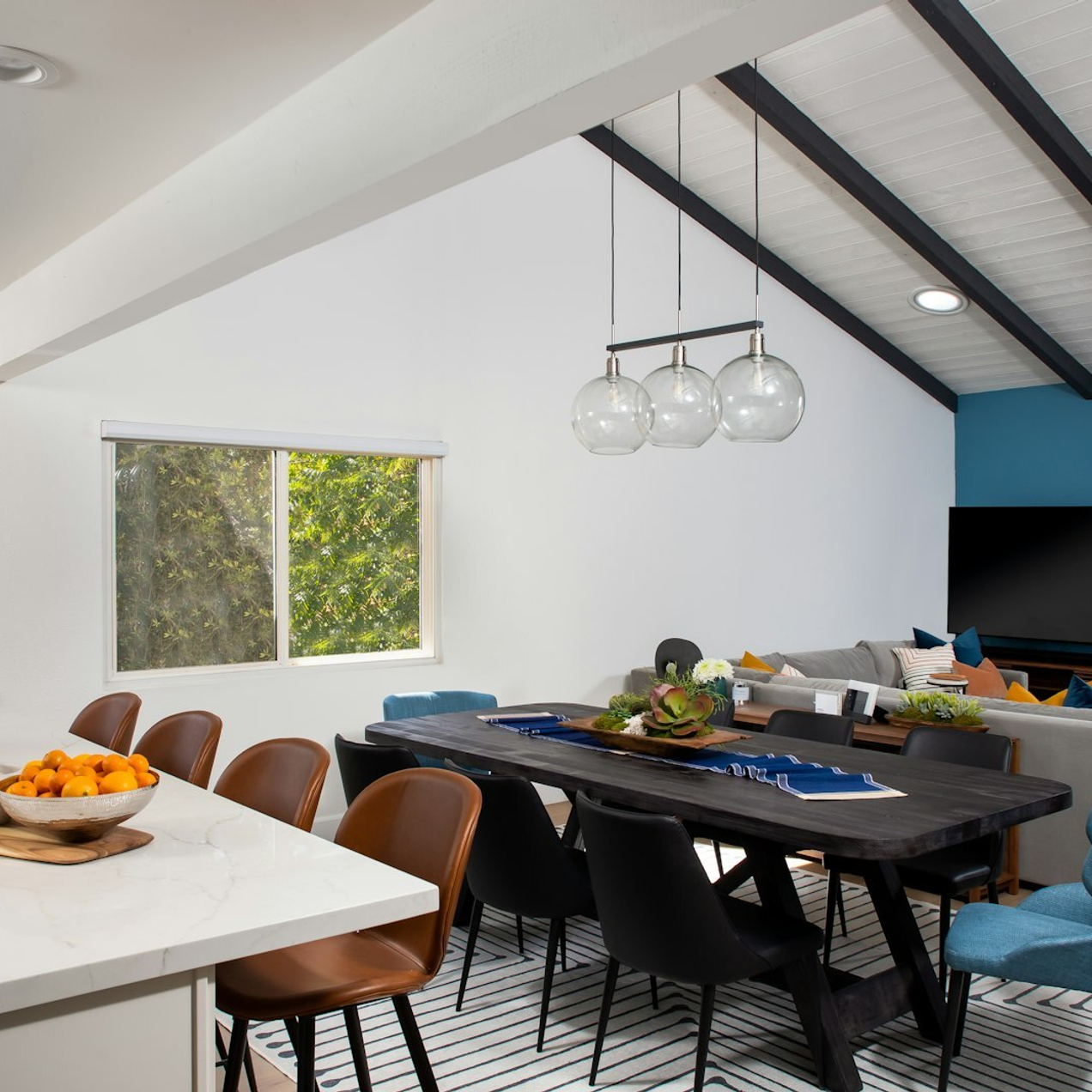 Создайте идеальный интерьер с нами! Обратитесь к профессионалам.