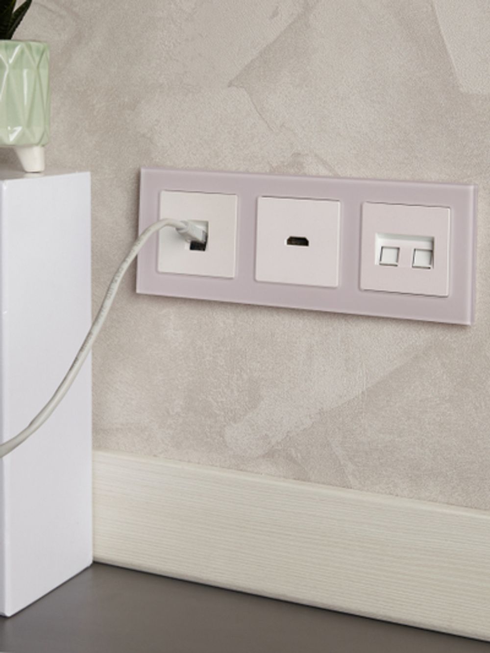 BRITE Розетка компьютерная RJ45 кат.6 РК11-БрЖ жемчуг IEK