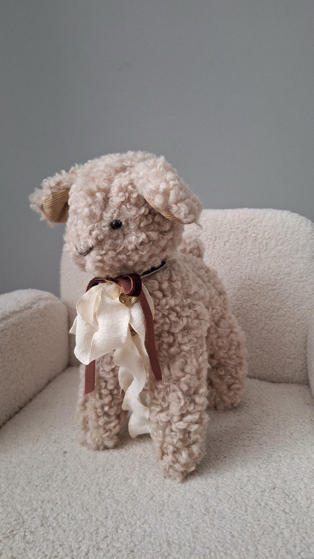 Барашек реалистичный, Бежевый