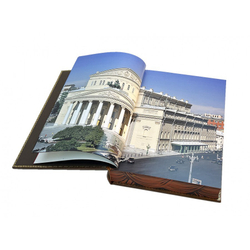 Большой (театр). Подарочная книга на подставке